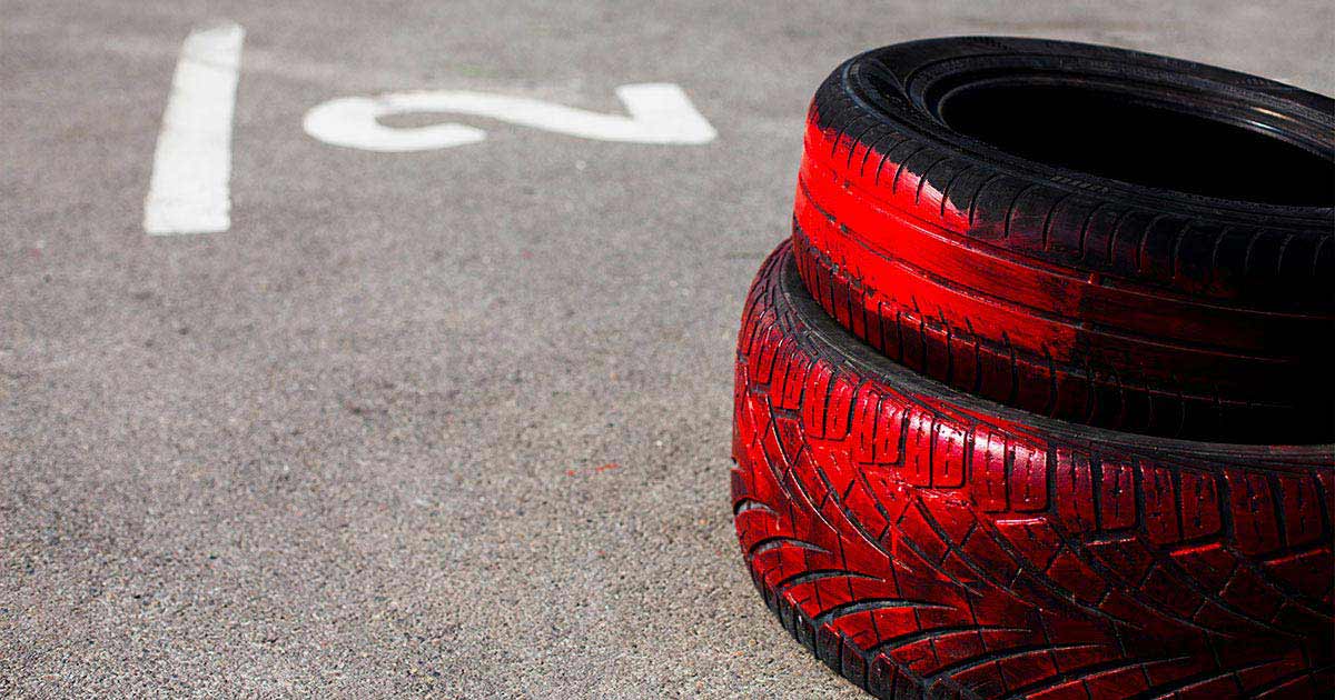 Pneu careca dá multa? Entenda o limite de desgaste
